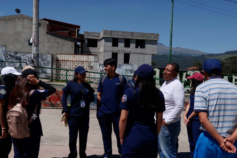 Visitamos el barrio con estudiantes de psicología
